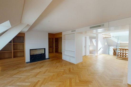 backbone-StVCRf3DqBY-unsplash